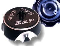 ZAP ALUMINIUM Tankdeckel CNC-gefräßt KTM EXC/SX (99-07) schwarz (nicht SX-F) ZAP ALUMINIUM Tankdeckel CNC-gefräßt KTM EXC/SX (99-07) schwarz (nicht SX-F)